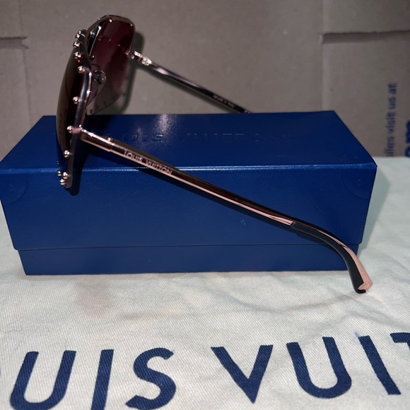 Louis Vuitton “the party” sunglasses - Picture 2 of 11